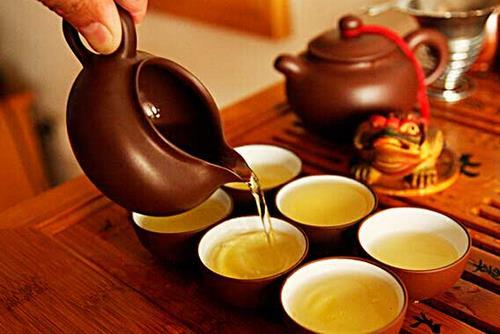 该如何进行喝茶